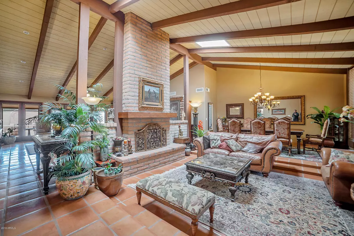 Phoenix, AZ 85022,807 E WALTANN Lane