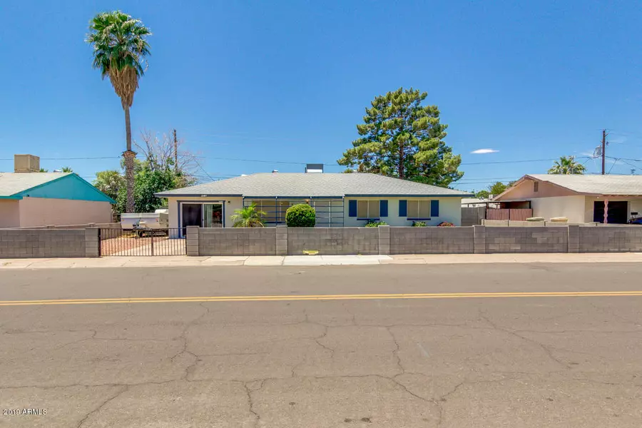 5616 N 61ST Avenue, Glendale, AZ 85301