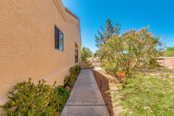 Fountain Hills, AZ 85268,16828 E MIRAGE CROSSING Court #B