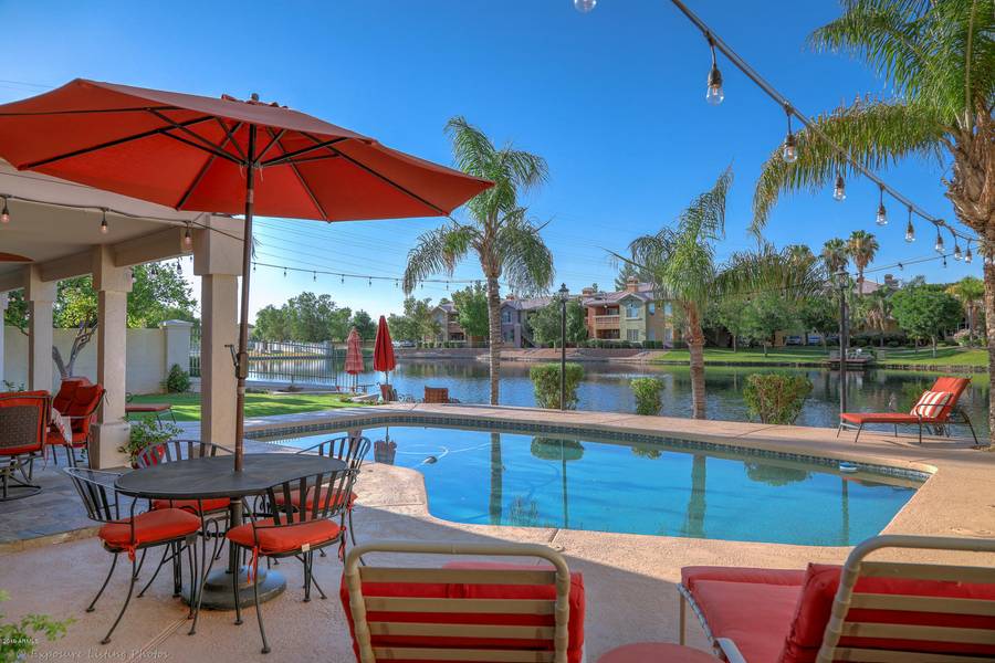 2020 E CATAMARAN Drive, Gilbert, AZ 85234