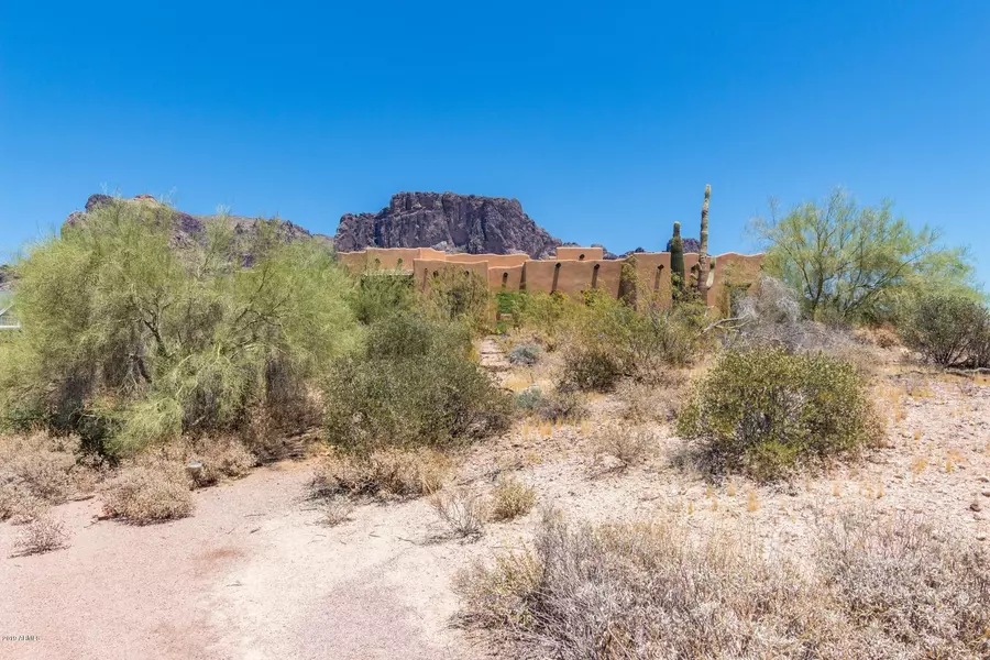 2443 N SIXSHOOTER Road, Apache Junction, AZ 85119