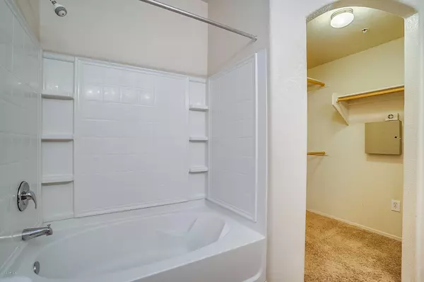 Phoenix, AZ 85032,18250 N CAVE CREEK Road #101