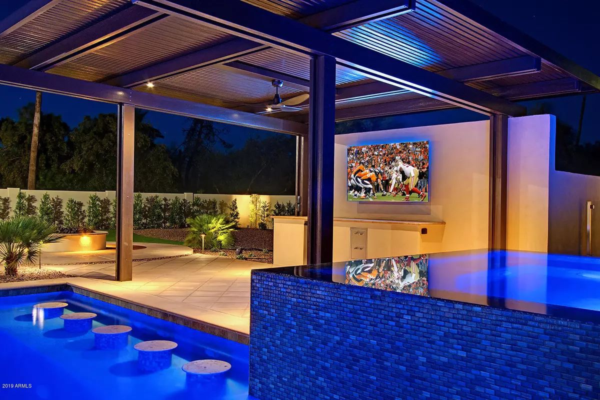 Paradise Valley, AZ 85253,5329 N 68TH Place