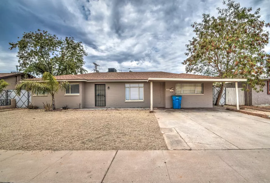 4725 W MITCHELL Drive, Phoenix, AZ 85031