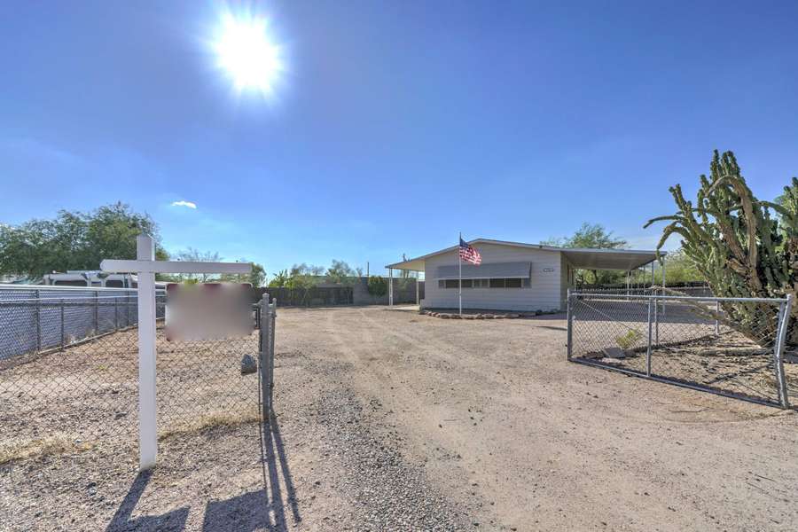 1916 W ROUNDUP Street, Apache Junction, AZ 85120