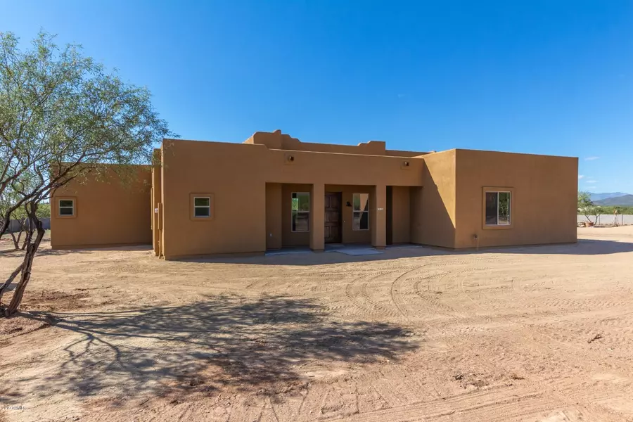43512 N 16TH Street, New River, AZ 85087