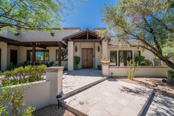 Paradise Valley, AZ 85253,8002 N IRONWOOD Drive