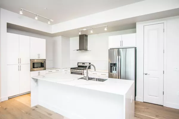 Phoenix, AZ 85012,3131 N Central Avenue #5008