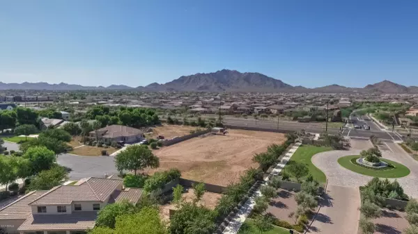 2637 E HAYMORE Court #73, Gilbert, AZ 85298