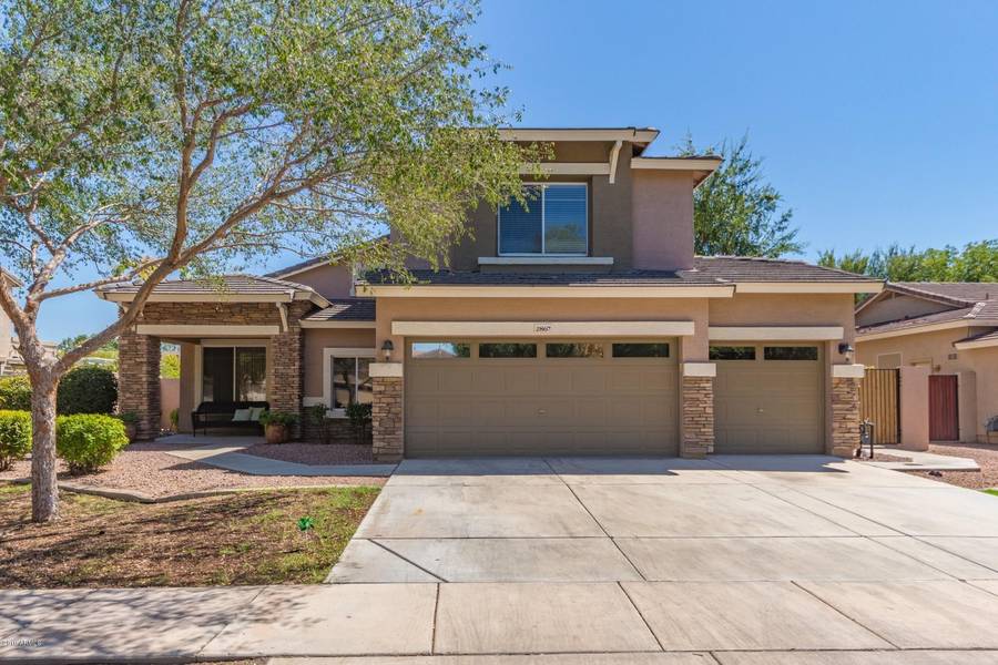 2867 E LEXINGTON Court, Gilbert, AZ 85234