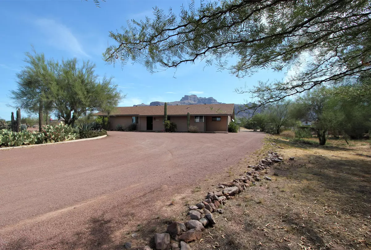 Apache Junction, AZ 85119,1025 S MOUNTAIN VIEW Road