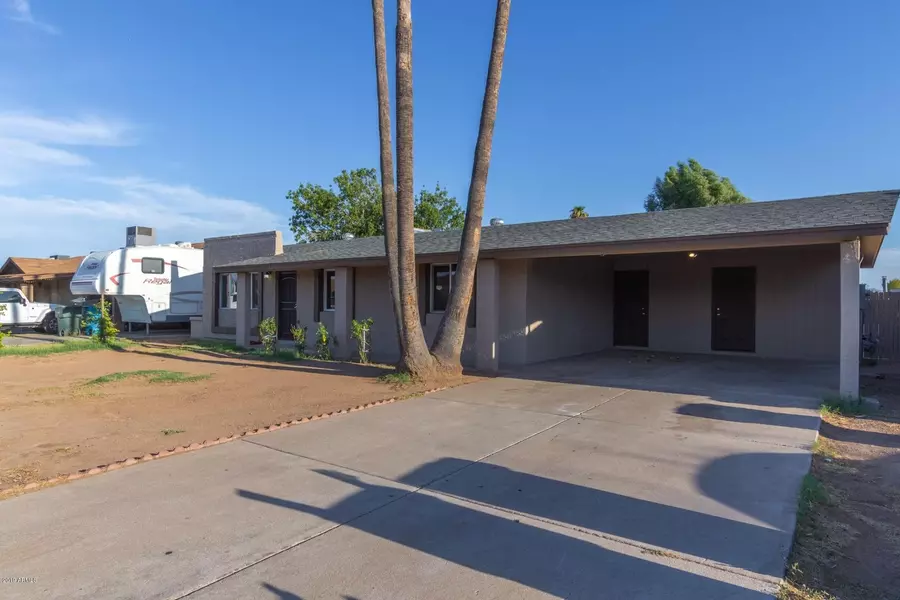 8837 W PINCHOT Avenue, Phoenix, AZ 85037