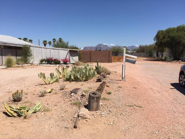 Apache Junction, AZ 85120,10546 E BOISE Street