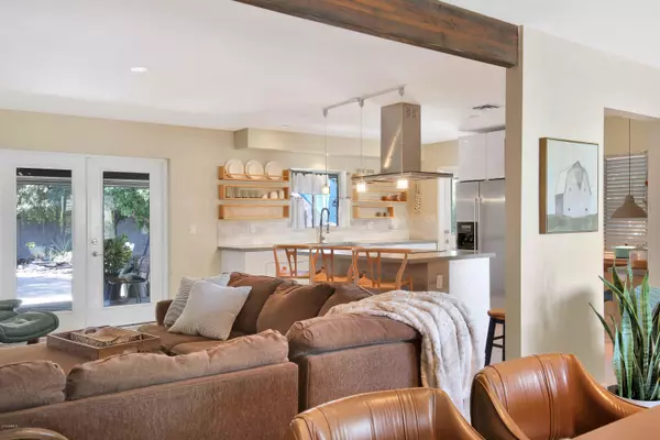 Scottsdale, AZ 85250,8249 E CHAPARRAL Road