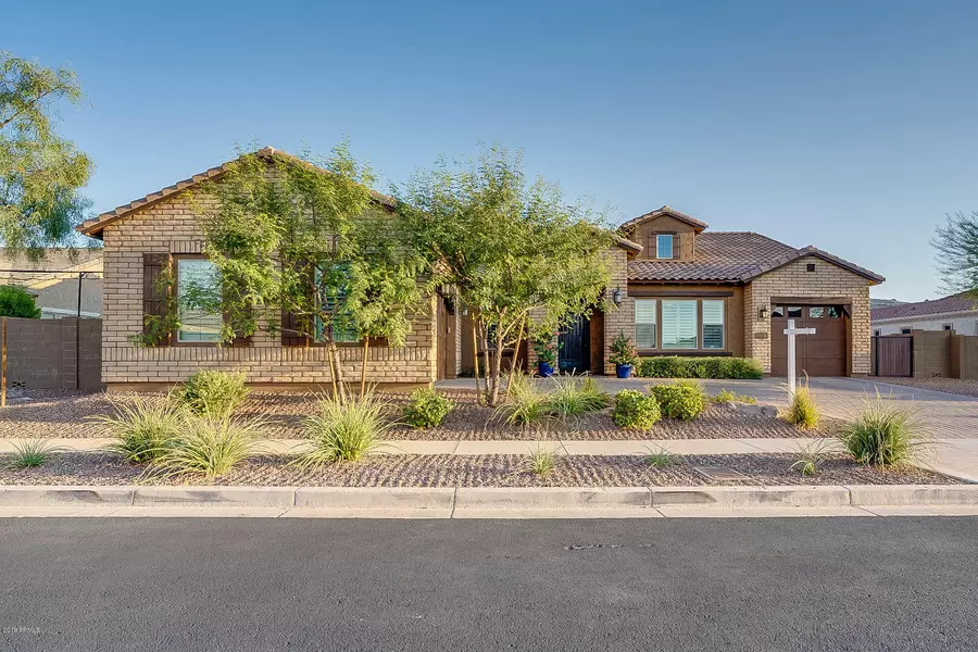 2915 E CONSTANCE Way, Phoenix, AZ 85042