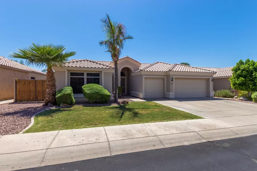 7165 W FOOTHILL Drive, Glendale, AZ 85310