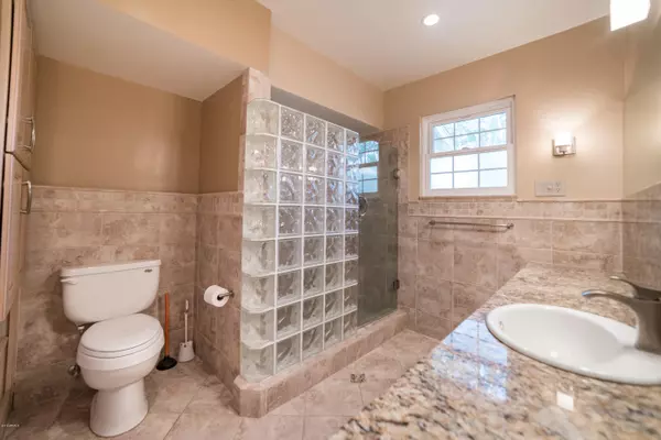 Phoenix, AZ 85013,101 W LAWRENCE Road