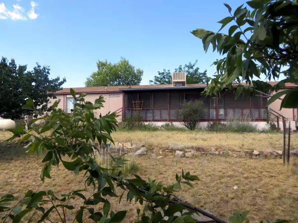 18388 S FRONTIER Road, Peeples Valley, AZ 86332