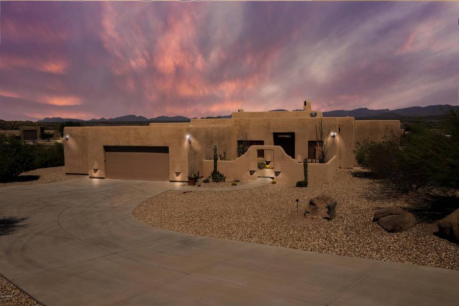 2890 W SADDLERIDGE Way, Wickenburg, AZ 85390