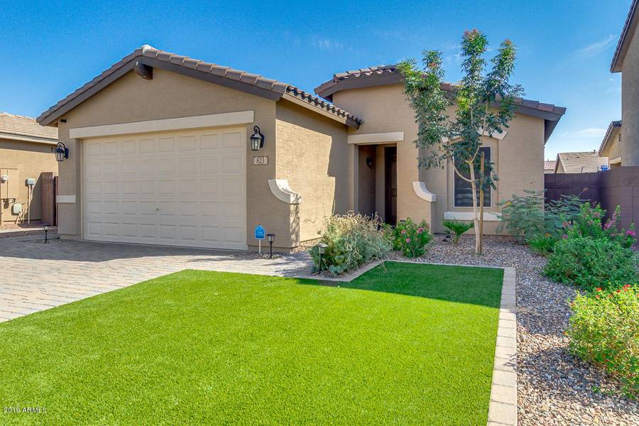 823 W LEADWOOD Avenue, San Tan Valley, AZ 85140