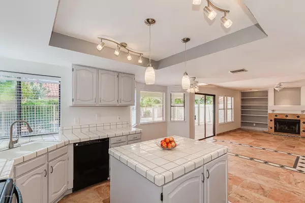 Phoenix, AZ 85022,13818 N 19TH Way