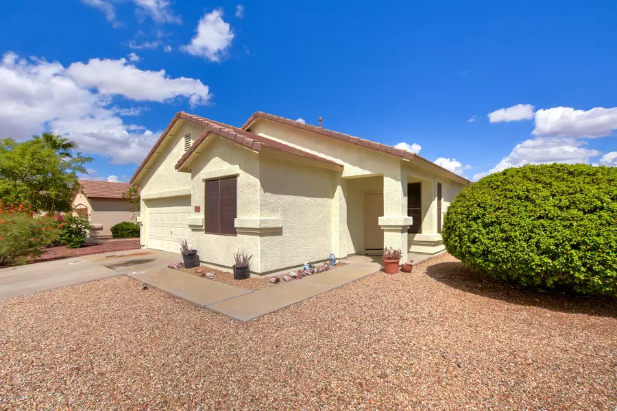 6604 W LAWRENCE Lane, Glendale, AZ 85302