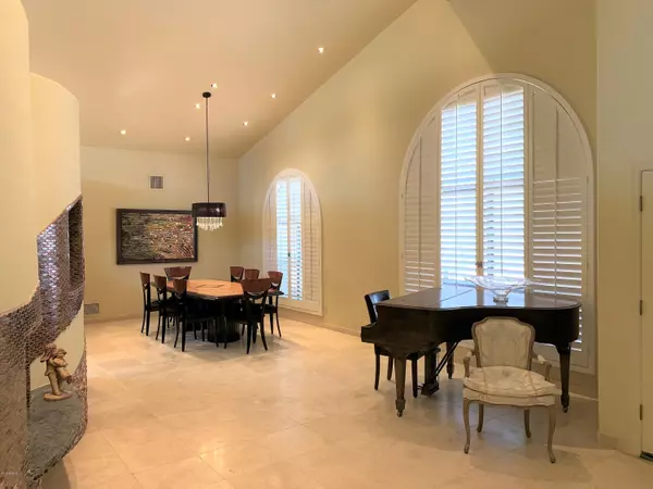 Scottsdale, AZ 85260,8329 E CHARTER OAK Road