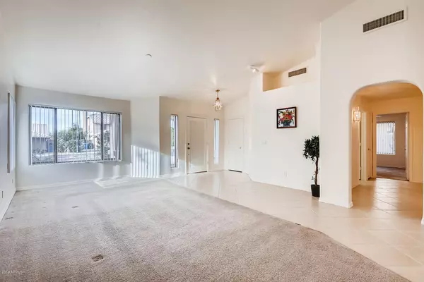 Phoenix, AZ 85022,2105 E SHARON Drive