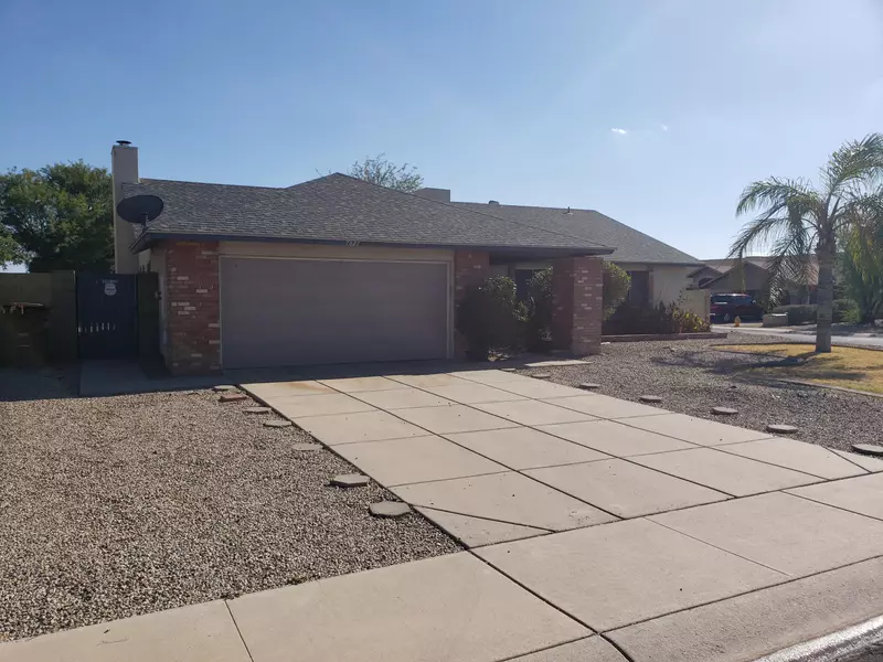 7827 W SHANGRI LA Road, Peoria, AZ 85345