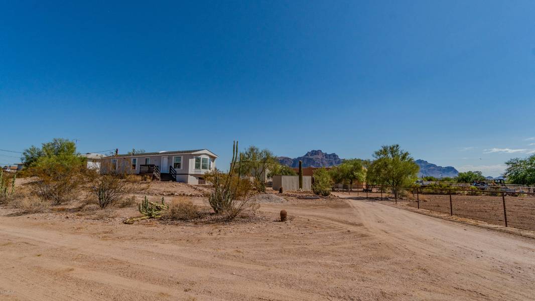 1930 E CODY Street, Apache Junction, AZ 85119