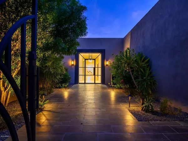 Paradise Valley, AZ 85253,8002 N 47TH Street