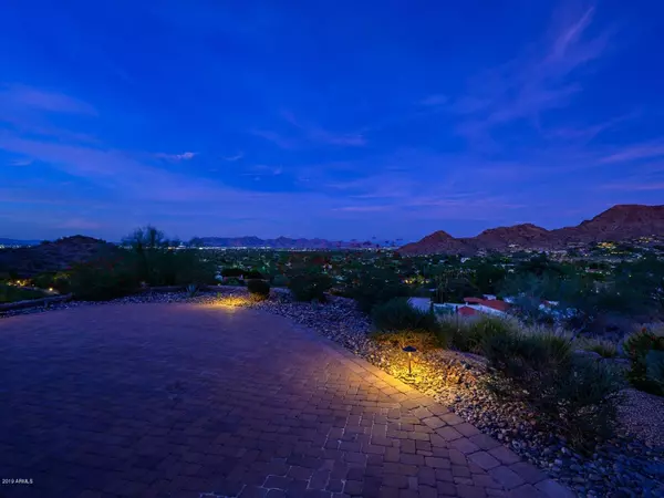 Paradise Valley, AZ 85253,8002 N 47TH Street