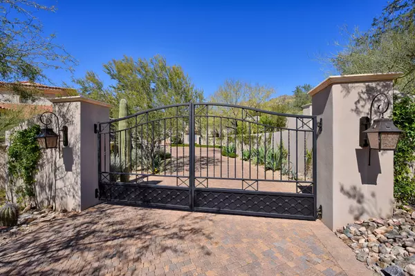 Scottsdale, AZ 85255,11148 E Feathersong Lane