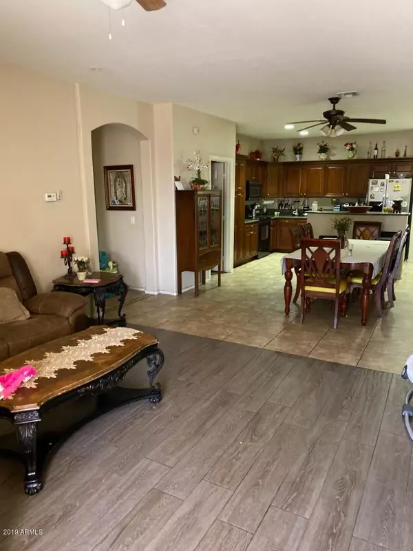 Tolleson, AZ 85353,3422 S 94TH Glen