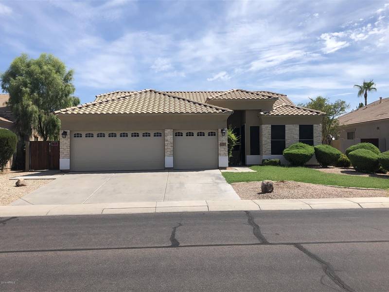 994 E DEVON Drive, Gilbert, AZ 85296