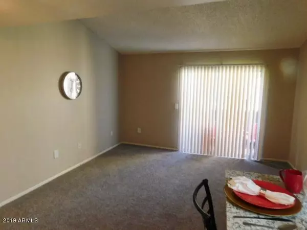 Mesa, AZ 85210,461 W HOLMES Avenue #360