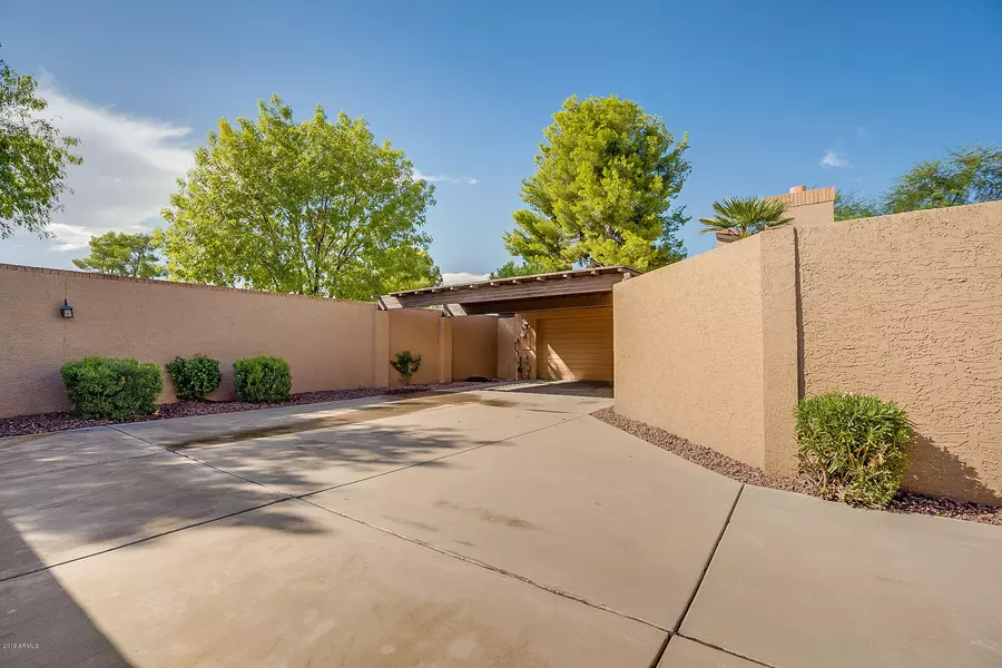 7218 E HARMONT Drive, Scottsdale, AZ 85258