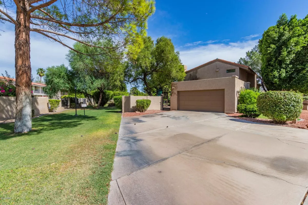 Tempe, AZ 85283,5617 S PIRATES COVE Road