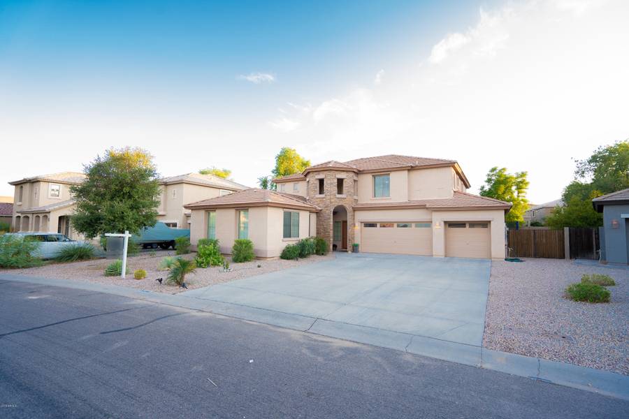 31256 N SADDLEBAG Lane, San Tan Valley, AZ 85143