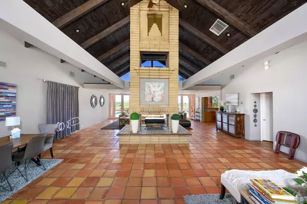 Phoenix, AZ 85018,5309 E WONDERVIEW Road