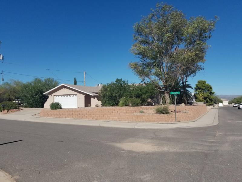 811 YUMA Drive, Wickenburg, AZ 85390