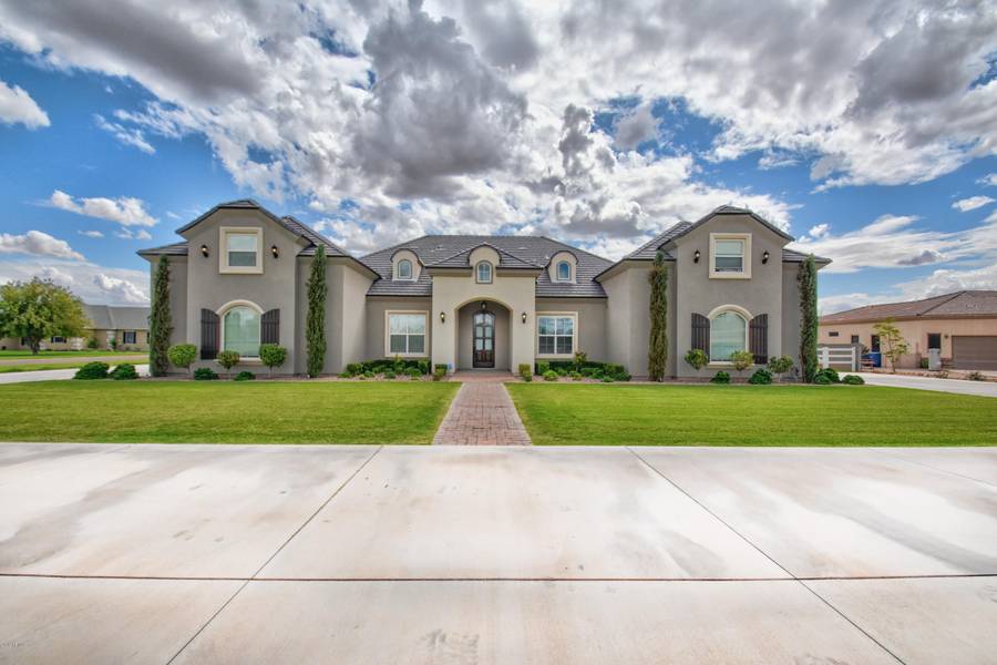 16529 S GREENFIELD Road, Gilbert, AZ 85295