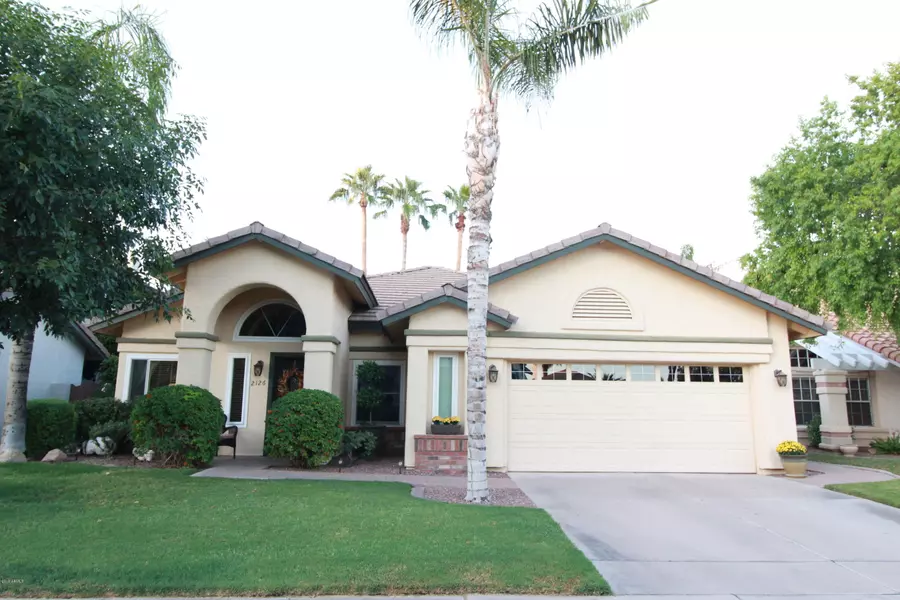 2126 E NANTUCKETT Drive, Gilbert, AZ 85234
