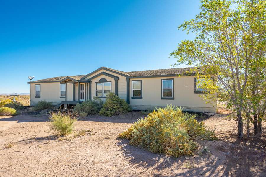 44246 RANCH LAND Road, Winslow, AZ 86047