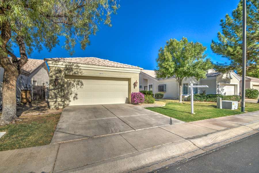 2070 E HURON Court, Gilbert, AZ 85234