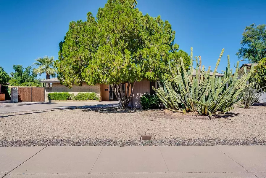 3812 E CHOLLA Street, Phoenix, AZ 85028