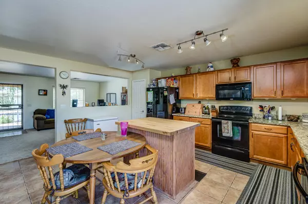 Phoenix, AZ 85043,3305 S 80TH Drive