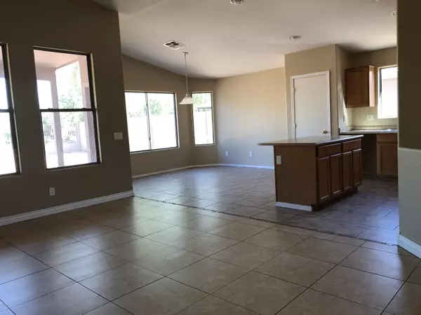 Tolleson, AZ 85353,8634 W GROSS Avenue