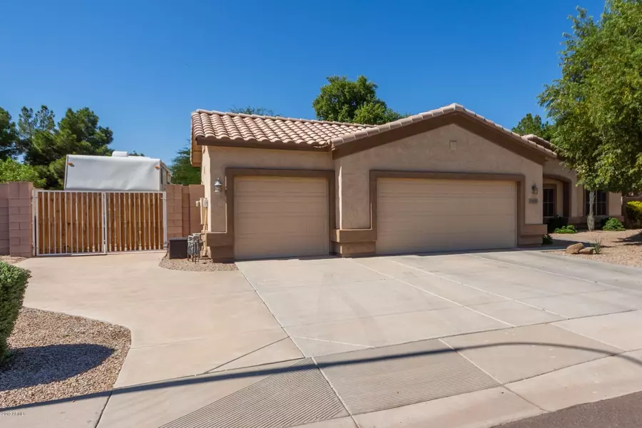 4560 S SPRINGS Drive, Chandler, AZ 85249