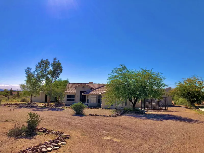 94 N MOUNTAIN VIEW Road, Apache Junction, AZ 85119